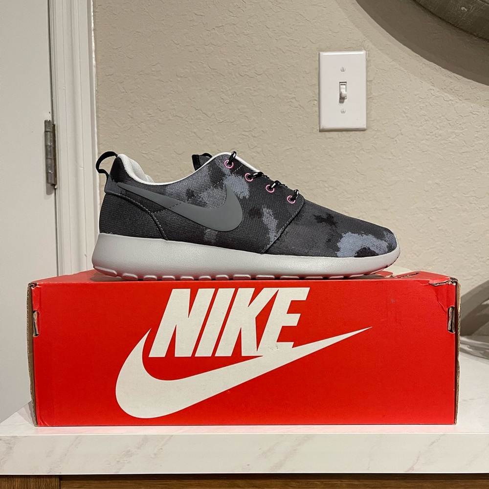 WMNS Nike ROSHERUN PRINT (sz) 8